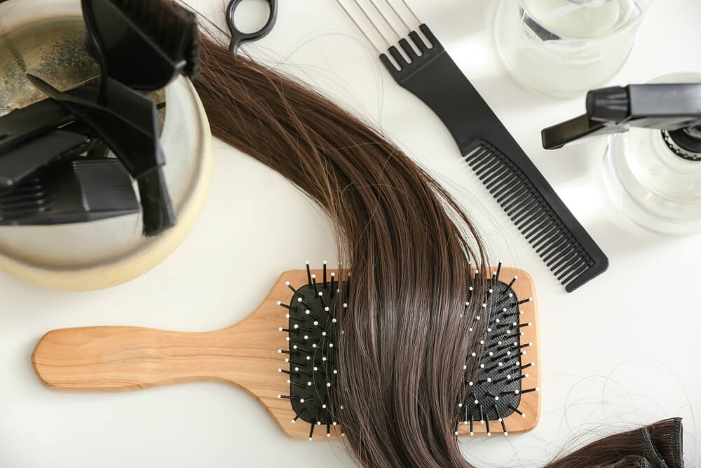 Brushing hair extensions