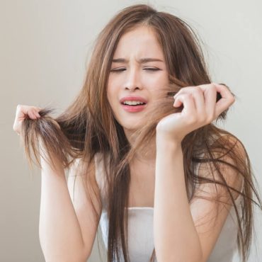woman frizzy hair