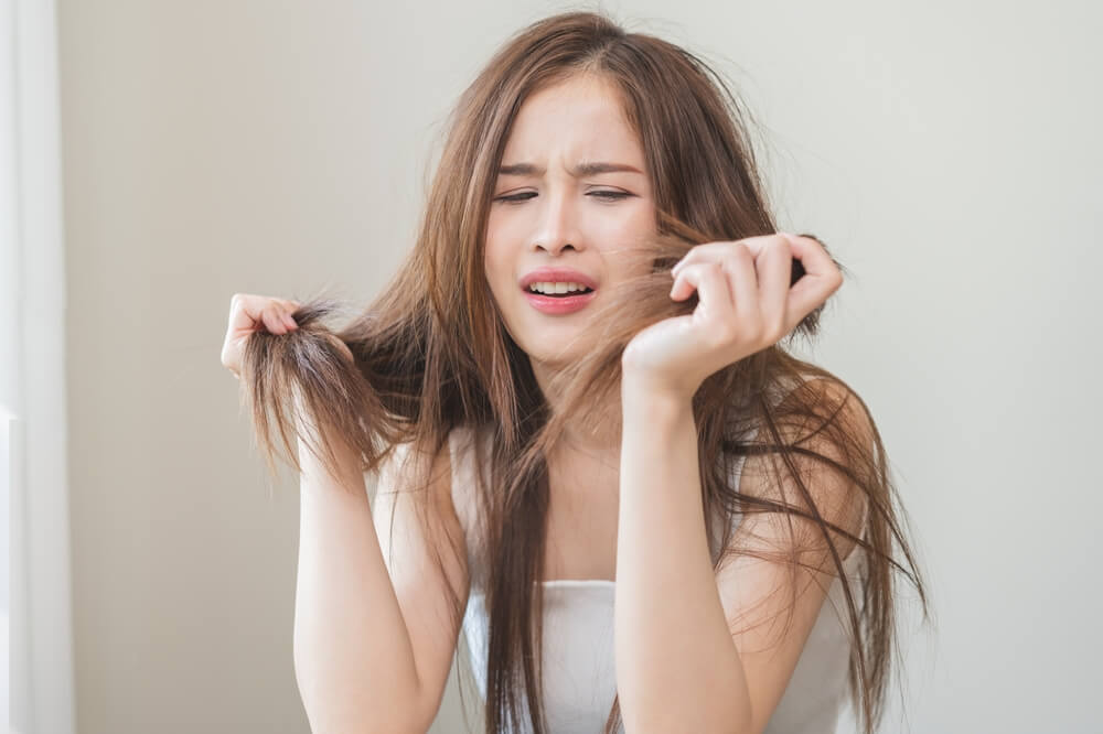 woman frizzy hair